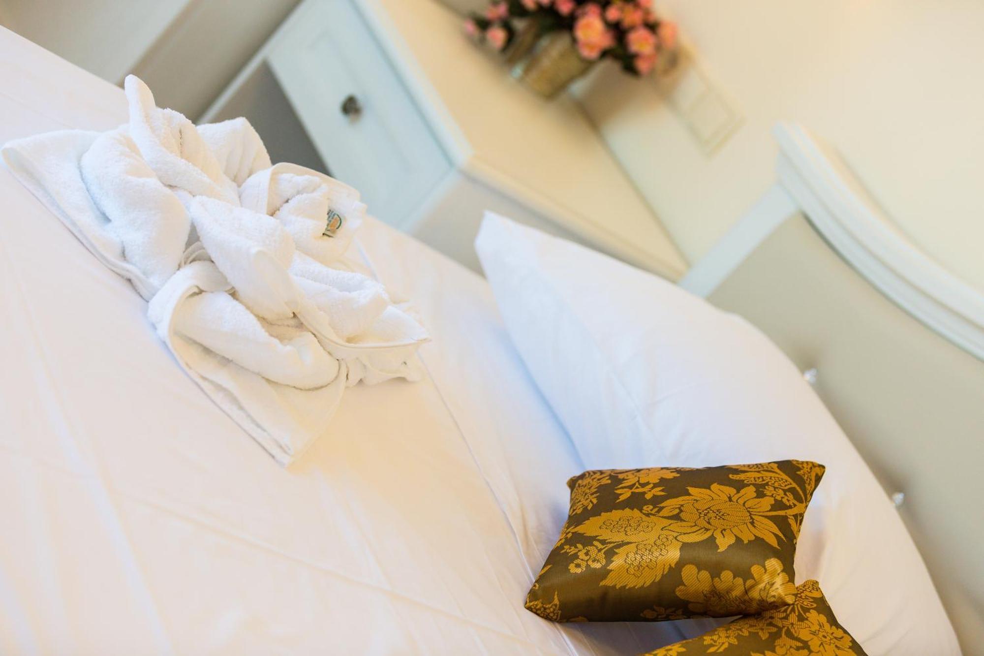Polyxenia Suites Rethymno  Екстер'єр фото