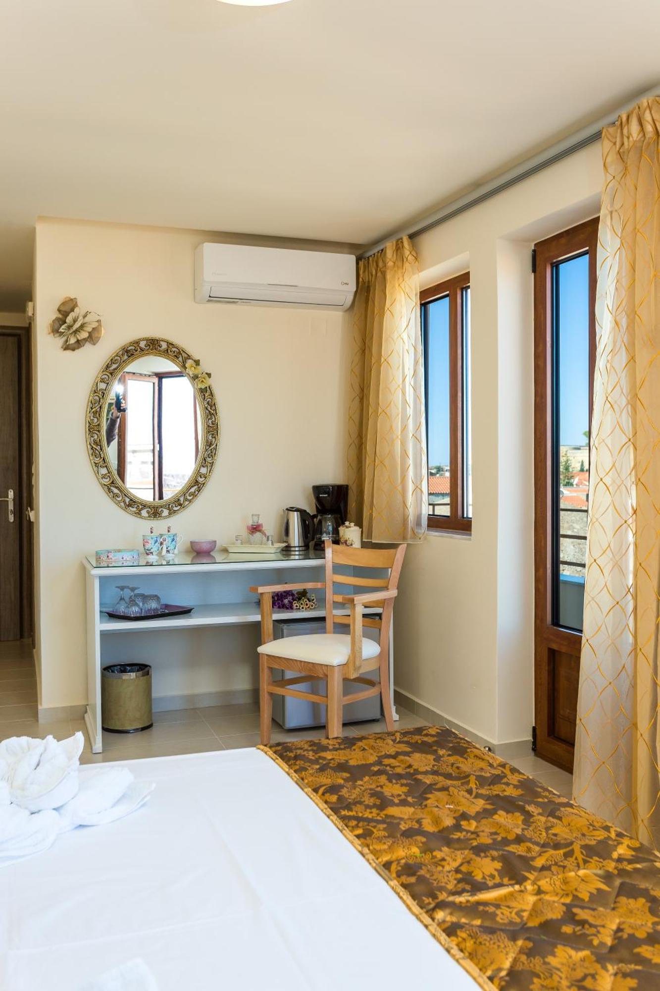 Polyxenia Suites Rethymno  Екстер'єр фото