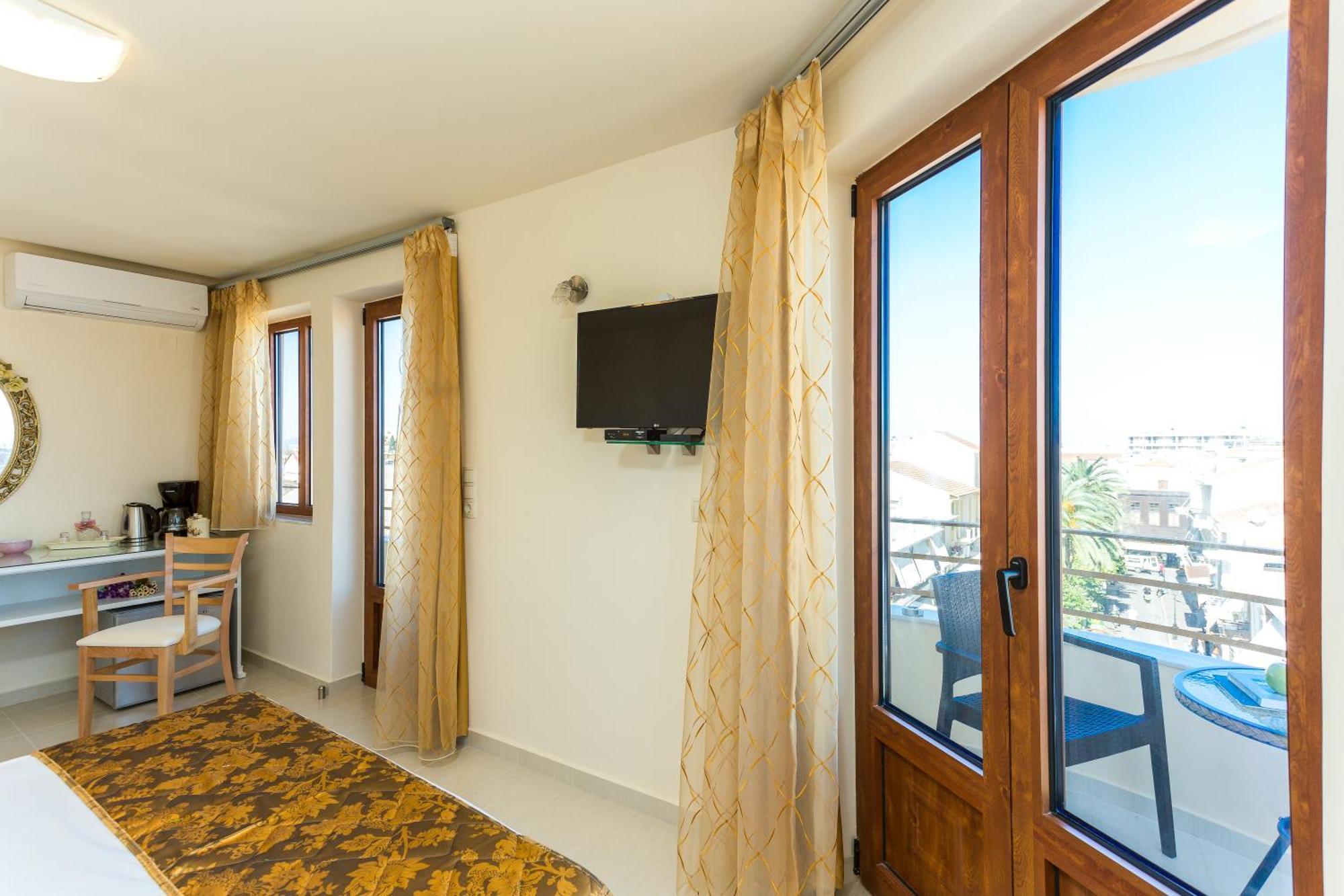 Polyxenia Suites Rethymno  Екстер'єр фото
